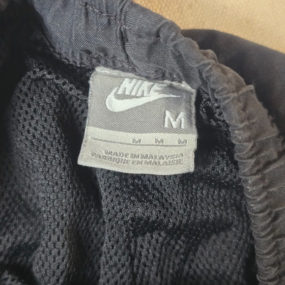 Vintage Nike Men's Cargo Shorts Size M Black Gray Relaxed Fit Mesh Lined - Picture 3 of 15